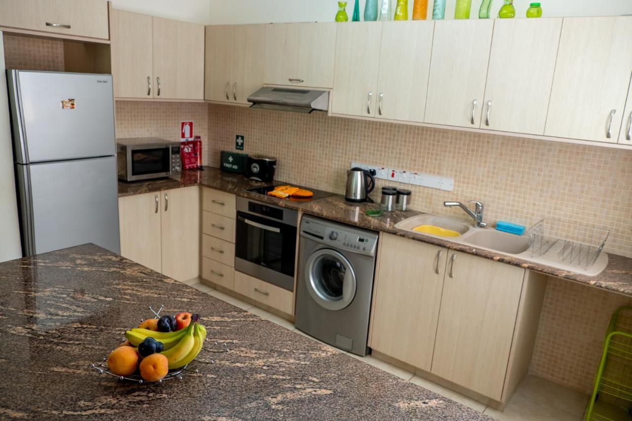 Stylish 2 Bedroom Apartment In Pegia Peyia Ngoại thất bức ảnh