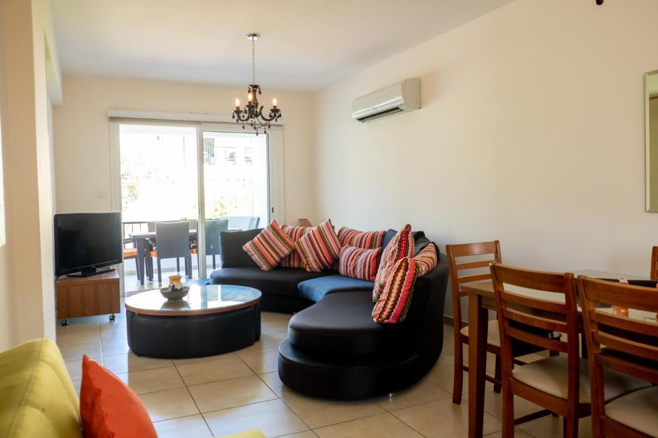 Stylish 2 Bedroom Apartment In Pegia Peyia Ngoại thất bức ảnh
