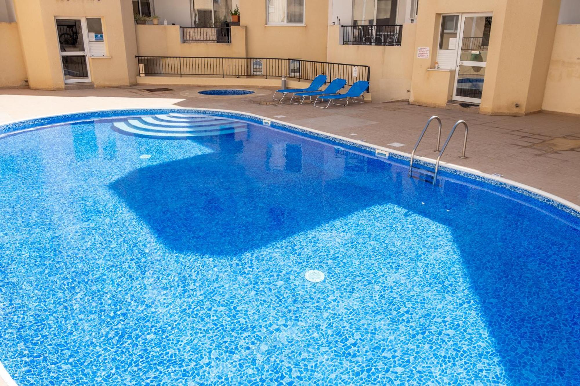 Stylish 2 Bedroom Apartment In Pegia Peyia Ngoại thất bức ảnh